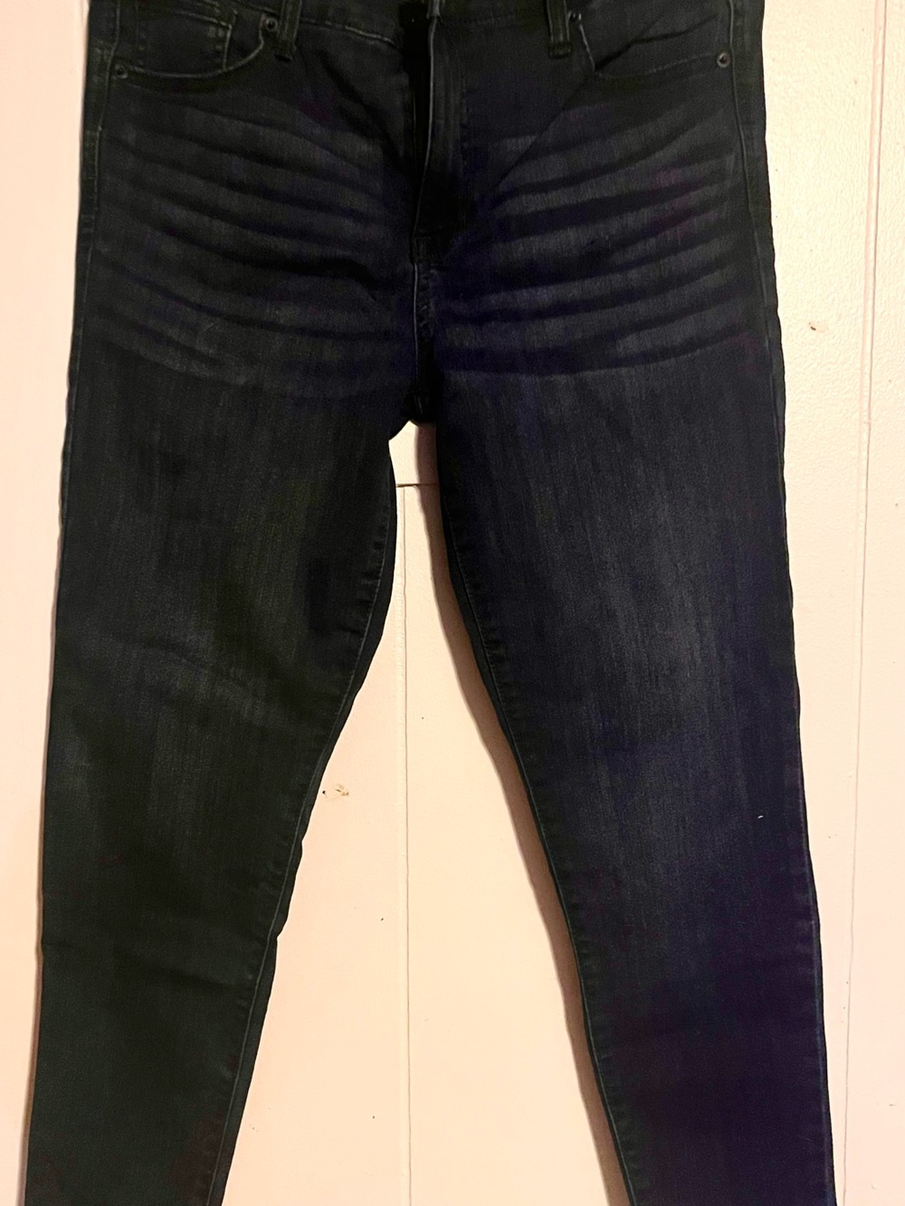 Women’s Dark Wash Skinny Jeans - Black